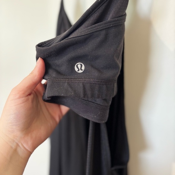 ✨Lululemon Black Built-In Bra Cami Tank - Fits Size 10 - Picture 2 of 4